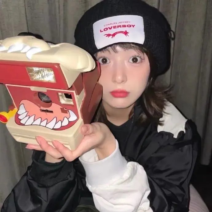 爱爱禁行曲封面